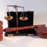 W czym potrafi nam pomóc radca prawny? W jakich kwestiach i w jakich dziedzinach prawa wspomoże nam radca prawny?