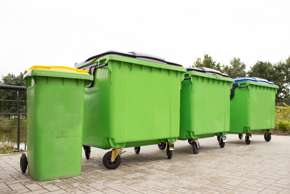 Kontenery na śmieci i gruz – jak skutecznie segregować odpady?